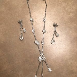 SWAROVSKI NECKLACE AND DROP EARRINGS SET